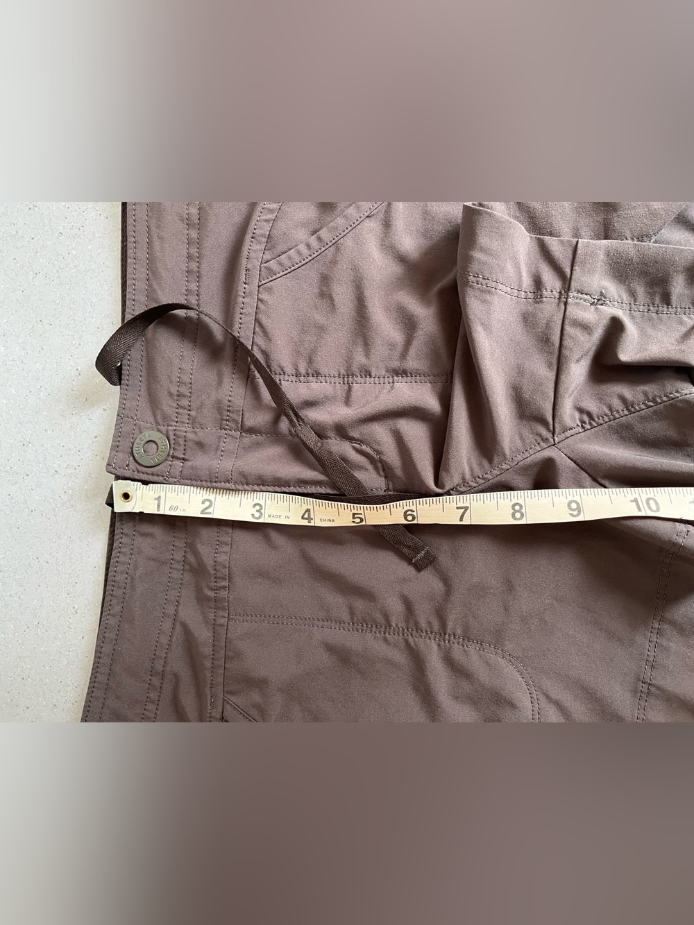 Athleta Costa Short Women’s 8 Brown Featherweight Stretch Hiking Travel Outdoor - Picture 9 of 10